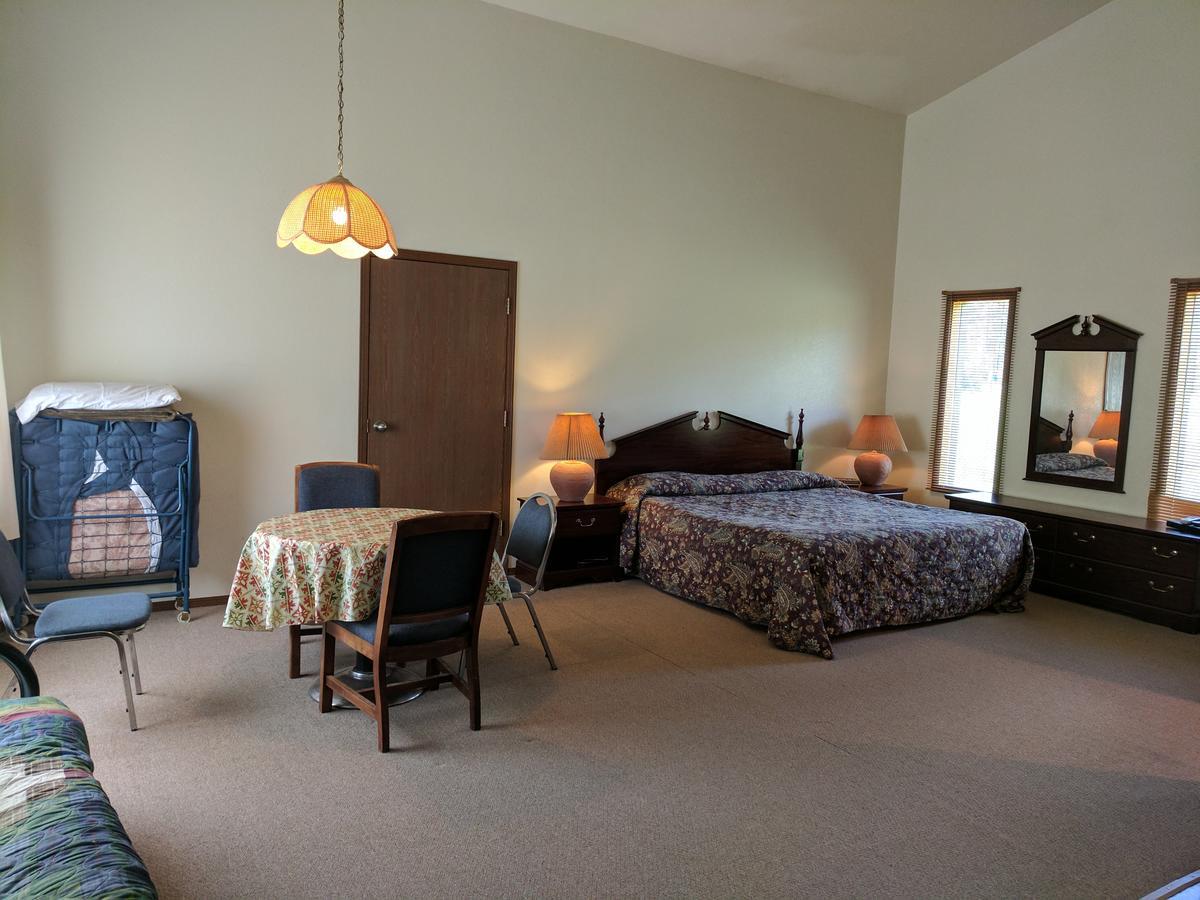 Clinton Rock Creek Mercantile & Motel المظهر الخارجي الصورة